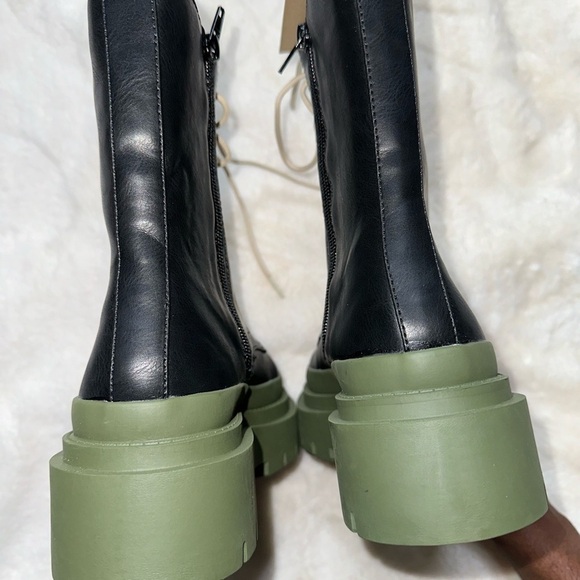 COOL PLANET By Steve Madden Women's Mosss Fashion Boot - Picture 2 of 5